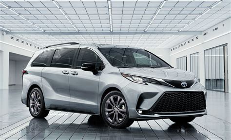 Toyotas Newest Sienna Minivan Comes With A Hybrid Drivetrain