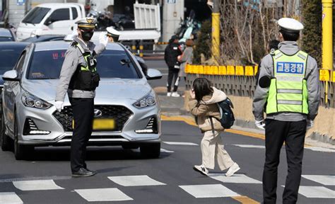 ‘스쿨존 속도 제한 시간제 운영9월부터 밤에는 50km까지