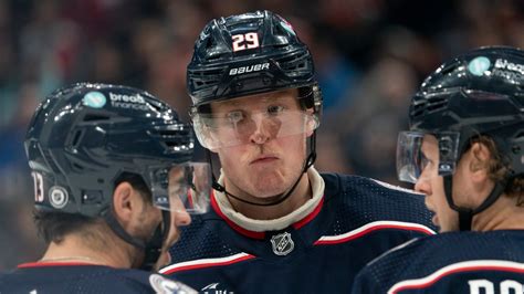 Blue Jackets Patrik Laine Laiss De C T Face Aux Flyers Rds Ca