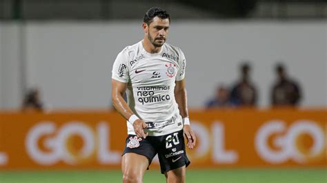 Giuliano cita problemas do Corinthians e destaca necessidade de mudança