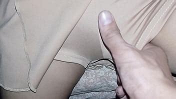 xxx Ich kümmere mich um meine kleine Stieftochter während wir einen Film schauen XVIDEOS