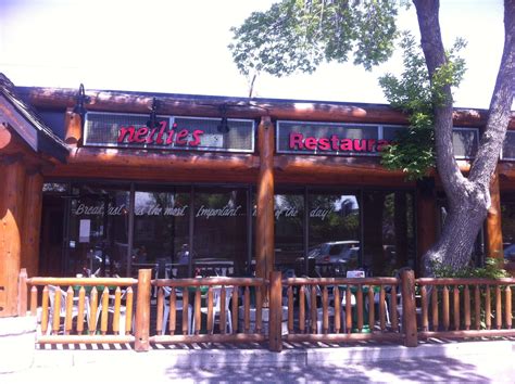 Nellies in Kensington Calgary Restaurant Review