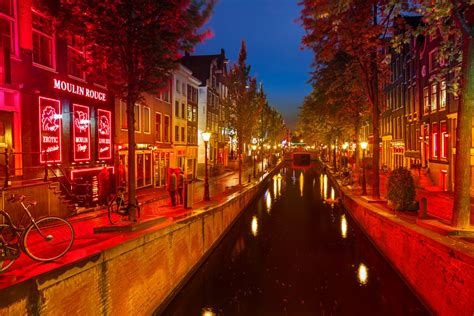 Amsterdam Announces Major Changes to Infamous Red Light District - Men ...