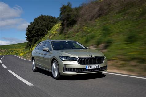 Skoda Superb Estate Gets Detailed Plug In Hybrid Will Arrive With DC