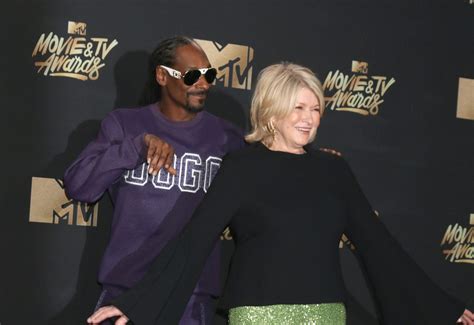 Snoop Dogg, Martha Stewart spark new fashion trend