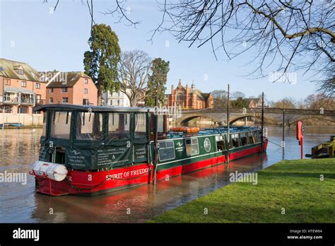 A Barge On The River Avon At Evesham Worcestershire England Uk Stock