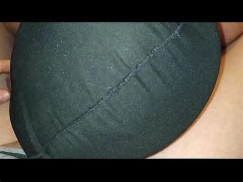 Mi esclavo sub gay se come mi polla mientras está sentado en el inodoro HD XVIDEOS