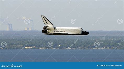 Space Shuttle Atlantis Landing at Kennedy Space Center, Florida Editorial Stock Photo - Image of ...