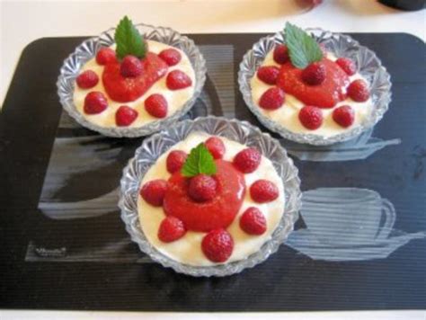 Sahne Pudding Mit Frischem Erdbeermus Rezept Kochbar De