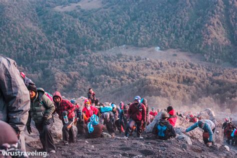 Foto Puncak Gunung Mahameru