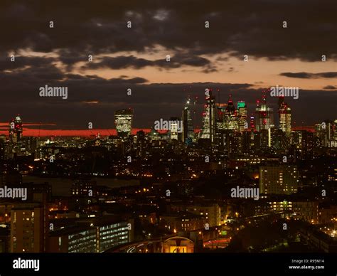 London skyline at night Stock Photo - Alamy