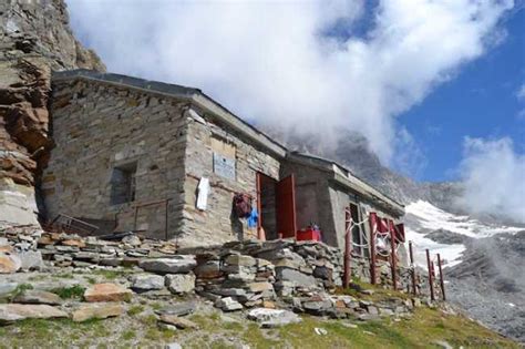 Ossola 24 Il Cai di Macugnaga riaprirà il rifugio Sella Fotogallery