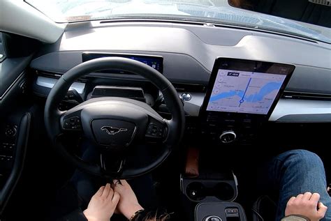 You can go hands-free with Ford BlueCruise later this year - CNET