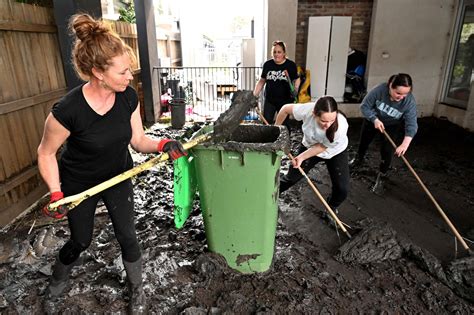 Australian leader tours flood-hit Victoria state as evacuations ...