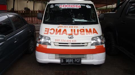 Penampakan Ambulans Partai Berisi Batu Dan Uang Dalam Kerusuhan 22 Mei