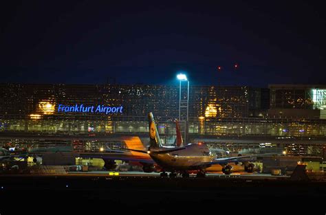 Frankfurt airport. Info, guide, bus connections by train, car to the center