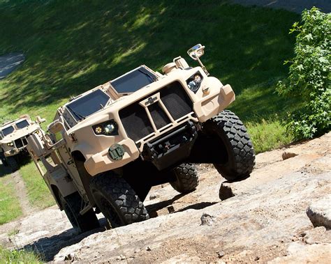 Oshkosh Defenses Light Combat Tactical All Terrain Vehicle Oshkosh L Atv All Terrain Vehicles