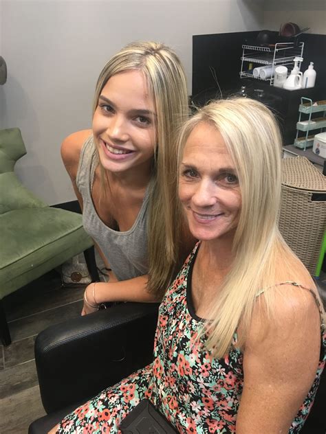 Blonde Highlights Mom And Daughter Looks With Long Hair Great Color In 2023 Bleach Blonde