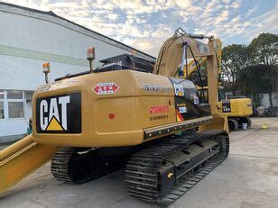 Caterpillar 320D2 Tracked Excavator For Sale China Shanghai NJ32348