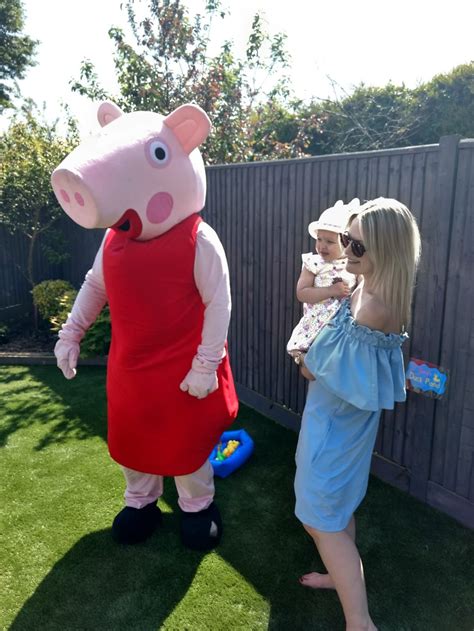 Peppa Pig Party | Peppa pig party, Pig party, Peppa pig costume