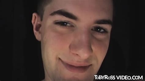 Amateur Stud Masturbates While Thinking About Being Banged