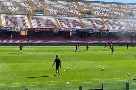 Foto Salernitana Bagno Di Folla Per L Allenamento A Porte Aperte