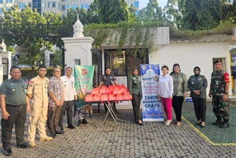 Sinergi Pt Cakra Daya Makmur Dengan Kemhan Berbagi Takjil Dan Makanan