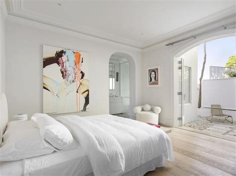 Aussie Nude Artist Cops M Hit In Dud Deal News Au Australias Leading News Site For