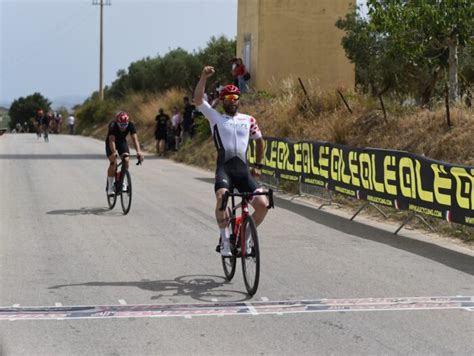 Vittoria In Casa Per La Zeen Star Cycling Lab