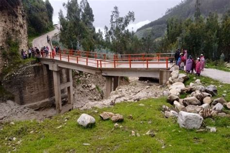 Fuertes Lluvias En Ncash Colapsan Puente Huandoy Y Dejan A Caraz Sin