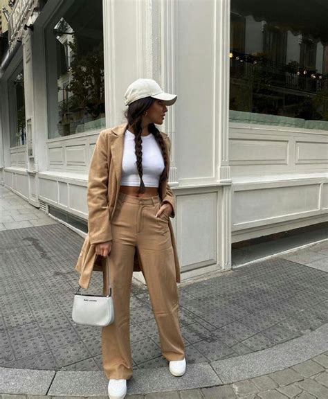 Pin De Pablo Hernandez Em Femenino Em Looks Minimalistas Looks