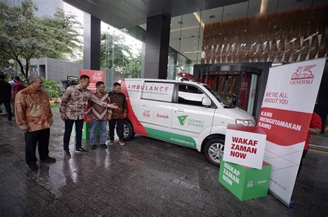 Dompet Dhuafa Terima Amanah Wakaf Manfaat Berupa Mobil Ambulance Dari