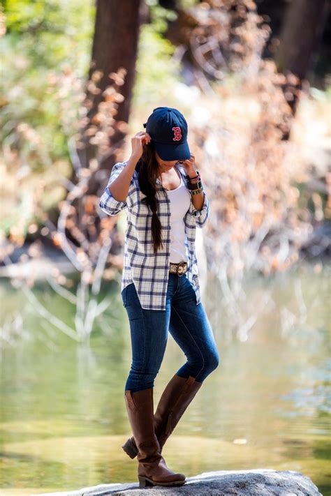 A Cute Summer Hiking Outfit For A Casual Summer Hike Cute Hiking