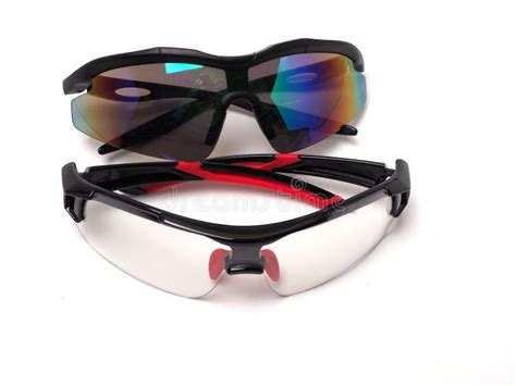 Picture Of Anti Uv Sunglasses That Suitable For Outdoor Activity To