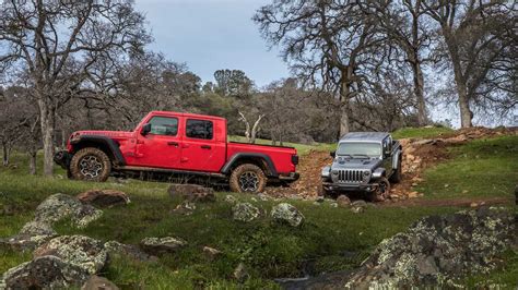 These Jeep Gladiator Photos Are Straight Up Off Road Porn