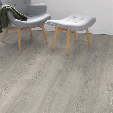 Egger Pro White Raydon Oak Laminate Flooring 10mm Long Egger