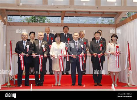 L R Hisashi Hieda Masanobu Komoda Yuriko Koike Yoshiro Mori Hirokazu Matsuno Tamayo