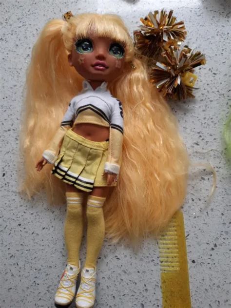 Rainbow High Cheerleader Cheer Fashion Doll Sunny Madison Mga Yellow Hair Eur 14 39 Picclick Fr