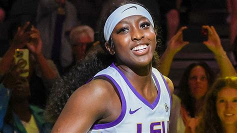 Ngôi sao LSU Flau Jae Johnson tiết lộ những gì cô ấy muốn thấy từ WNBA