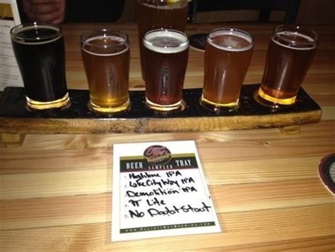 Join The Happy Hour At Elliott Bay Brewery And Pub In Seattle Wa 98116