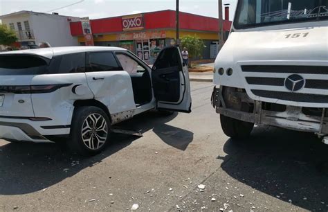 Carambola Deja Dos Mujeres Lesionadas Y Miles De Pesos En Daños Materiales En Los Mochis Línea