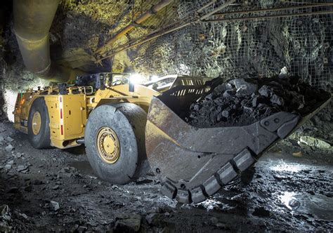 LOAD HAUL DUMPER Cat Using R1700 Underground Loader As Platform For