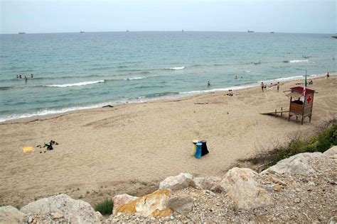 Mor Un Jove De Anys Ofegat A Una Platja De Tarragona