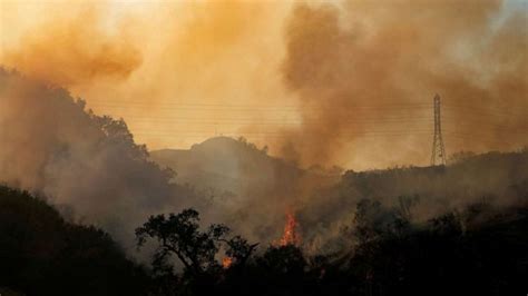 Coastal Fire Prompts Evacuations Several Homes Ablaze In Southern