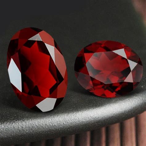 Garnet Stone, Red Garnet Gemstone Properties, Benefits of Garnet Stone - Rudra Centre