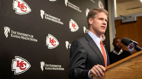 KC Chiefs owner Clark Hunt fined amid Rams’ NFL relocation | Kansas ...