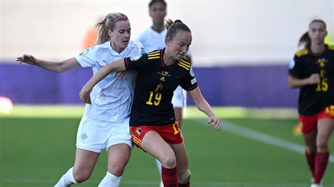 Euro Féminin 2022 La Belgique Est Lislande Dos à Dos 1 1 Dans La