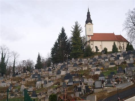 Foto Bili Smo U Crkvi Na Vrh Zagorskog Brda Kraj Koje Je Pokopana Majka