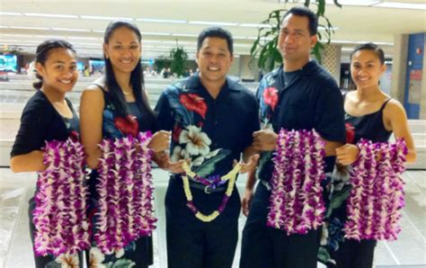 AirportLeiGreeting.com - Only $20.00 - Oahu, Maui, Kauai, Kona & Hilo Hawaii Island