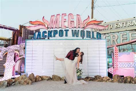 14 Expert Tips For Getting Married in Vegas